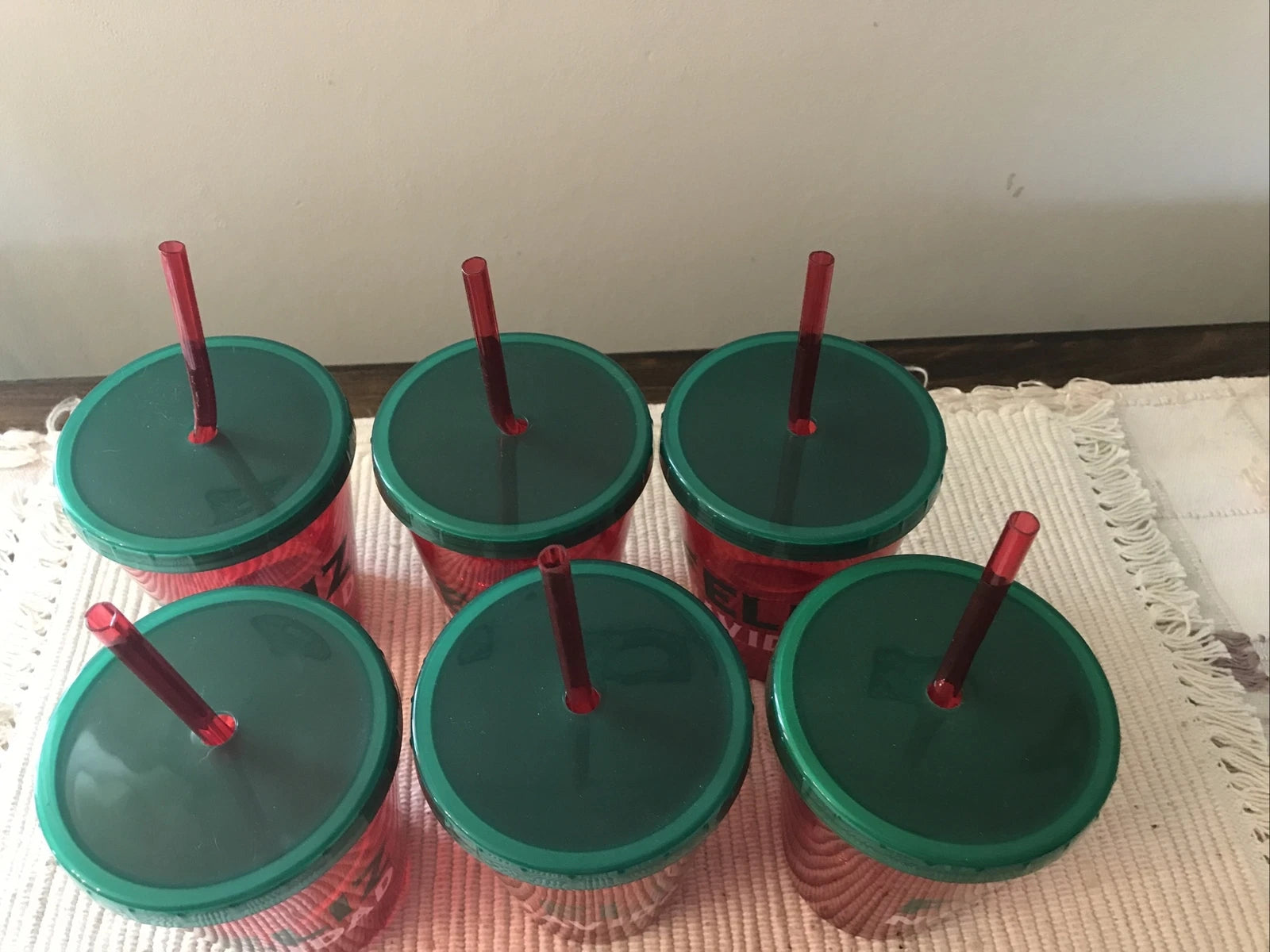 Christmas Feliz Navidad Plastic Cups With Lids And Swirled Straws. Set Of 6. | eBay