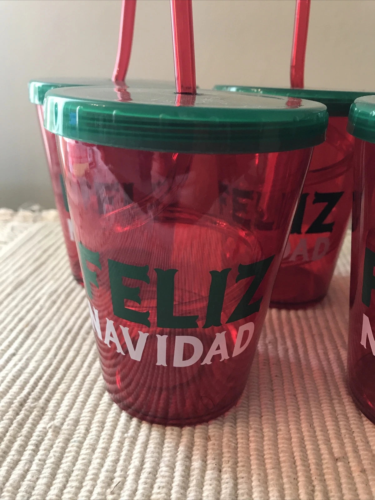 Christmas Feliz Navidad Plastic Cups With Lids And Swirled Straws. Set Of 6. | eBay
