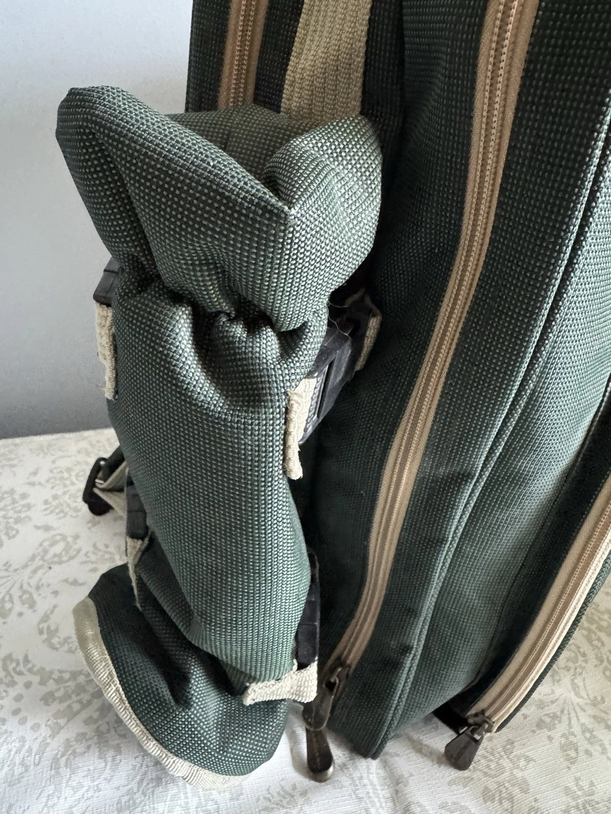 Picnic Backpack With Plastic Plates/plastic Wine Glasses For Party Of 4 | eBay