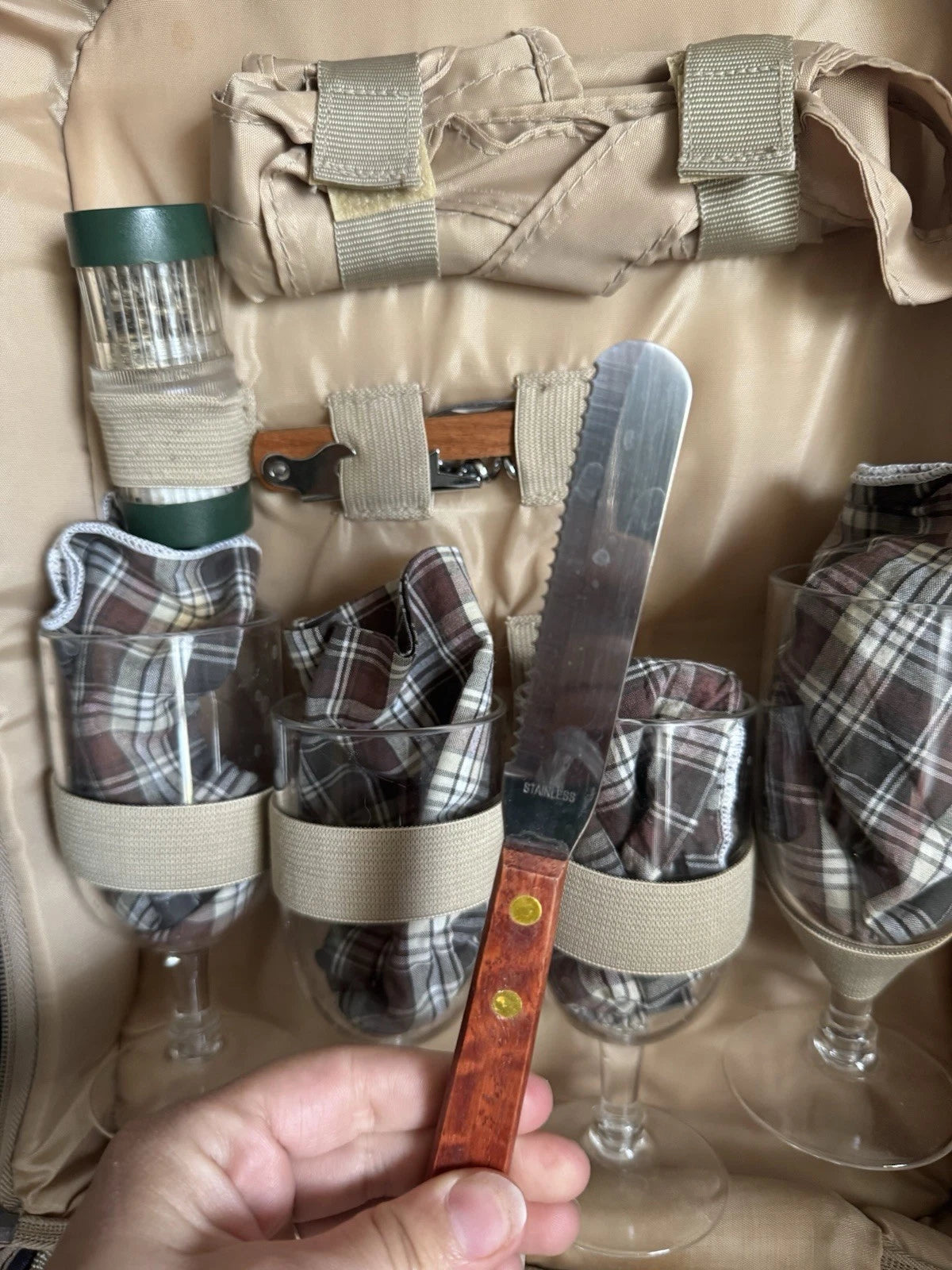 Picnic Backpack With Plastic Plates/plastic Wine Glasses For Party Of 4 | eBay