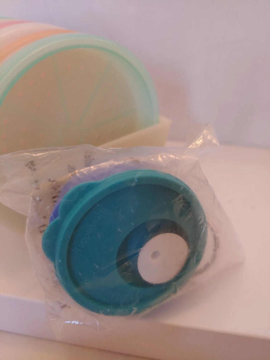 Vtg. 3" Tupperware Pastel Wagon Wheel Coaster Set & Carrier 567 W/ Bon Key Chain | eBay