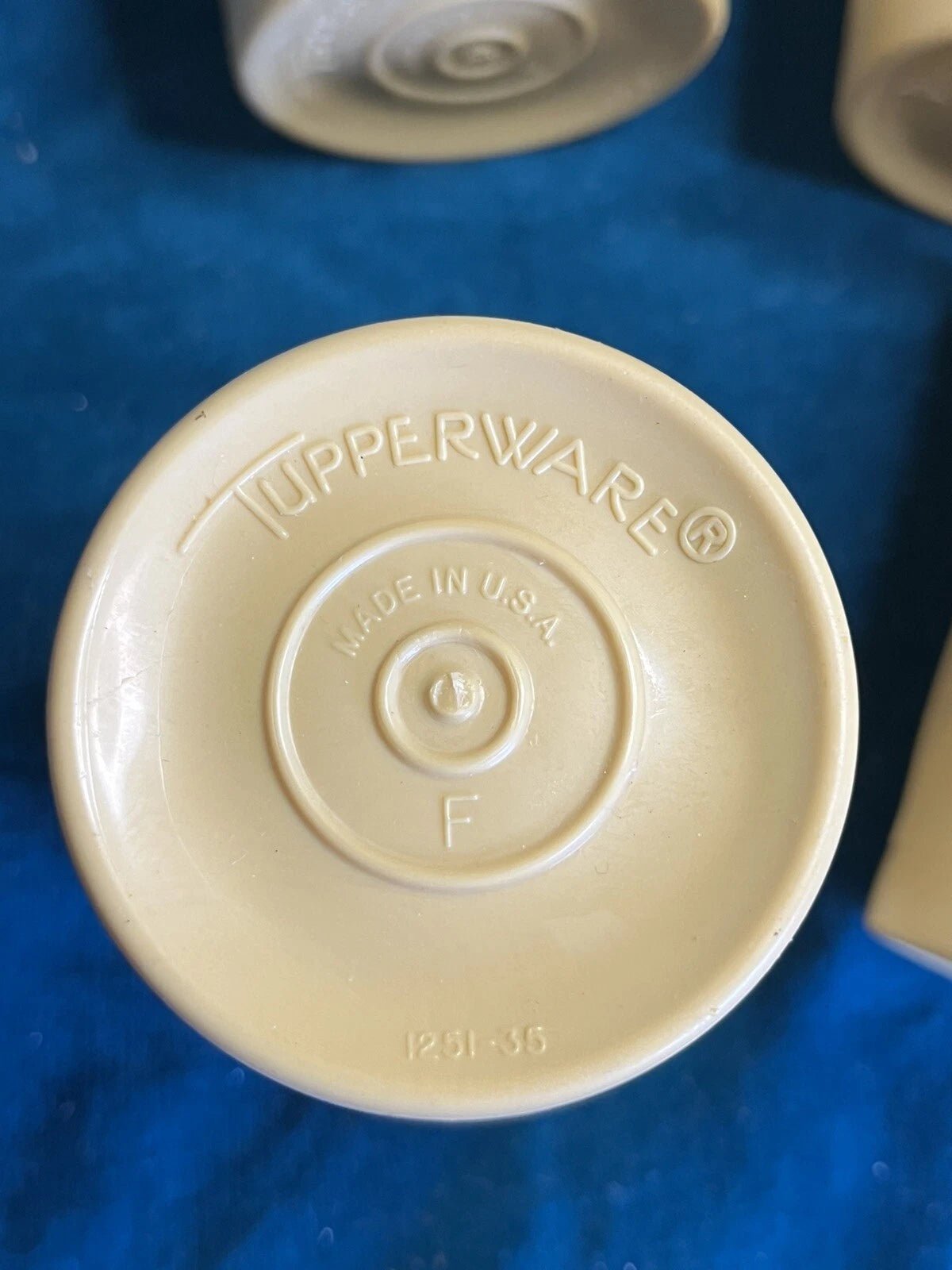 Tupperware 5 Yellow Gold 6 oz. vintage Kids' Juice Cups Tumblers 1251 small | eBay